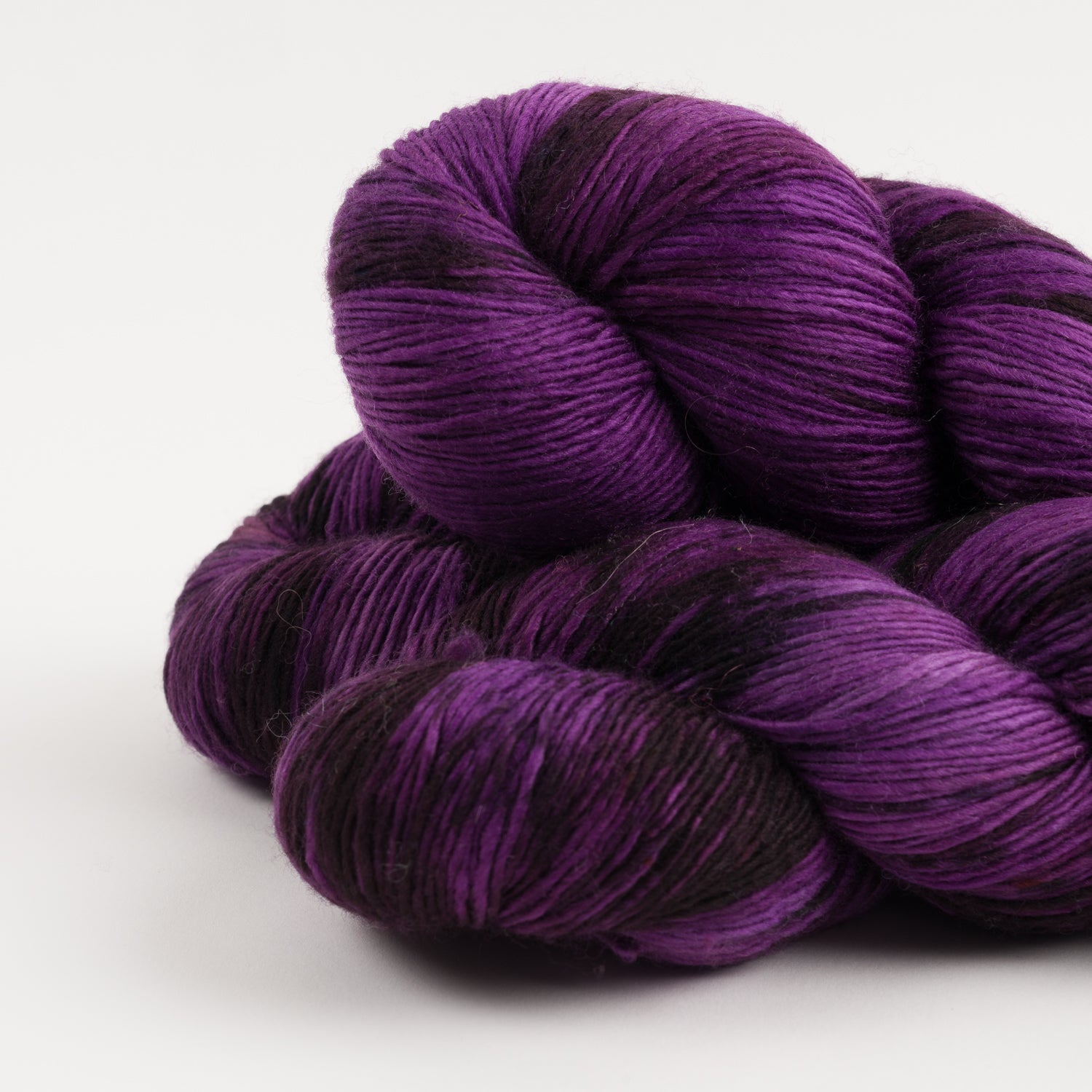 DASHING SASSY - DARK CHERRY