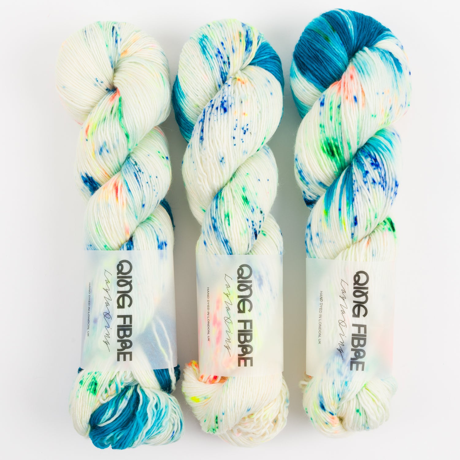 Qing Fibre DASHING SASSY - IBIZA BREEZE Merino wool Fingering cream multicolour blue Yarn