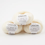 ONION NETTLE SOCK - V1001 RÅHVID Merino wool Nettle Fingering white Yarn