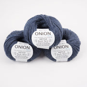 ONION NETTLE SOCK - V1010 MØRK BLÅ Merino wool Nettle Fingering blue Yarn