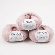ONION NETTLE SOCK - V1029 LYS ROSA Merino wool Nettle Fingering pink Yarn