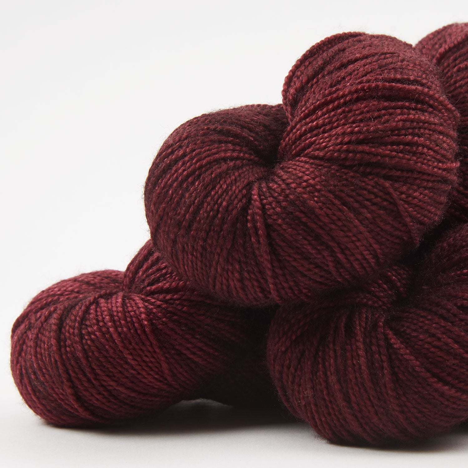 LUX HI TWIST - BLEEDING HEART YARD